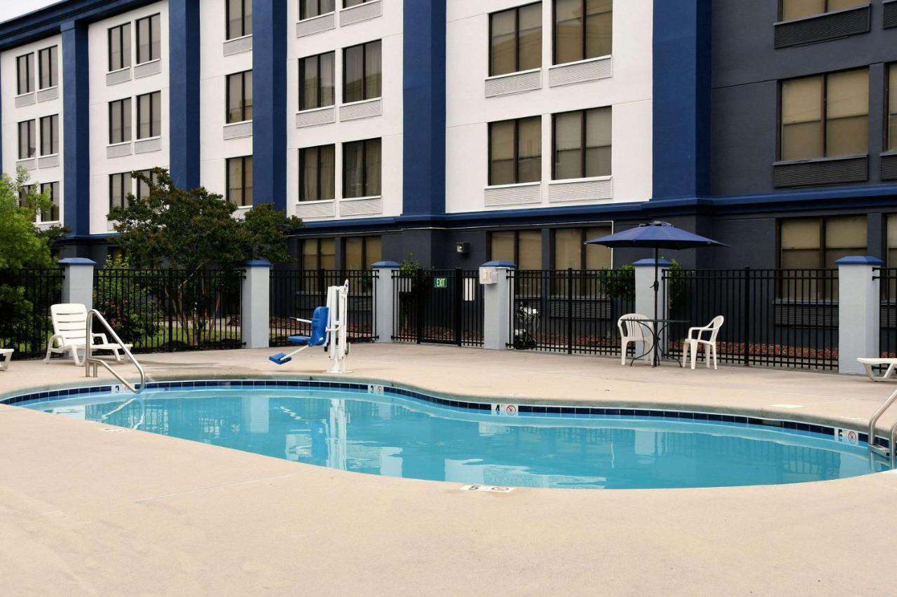 Clarion Pointe Jacksonville Near Camp Lejeune Zewnętrze zdjęcie